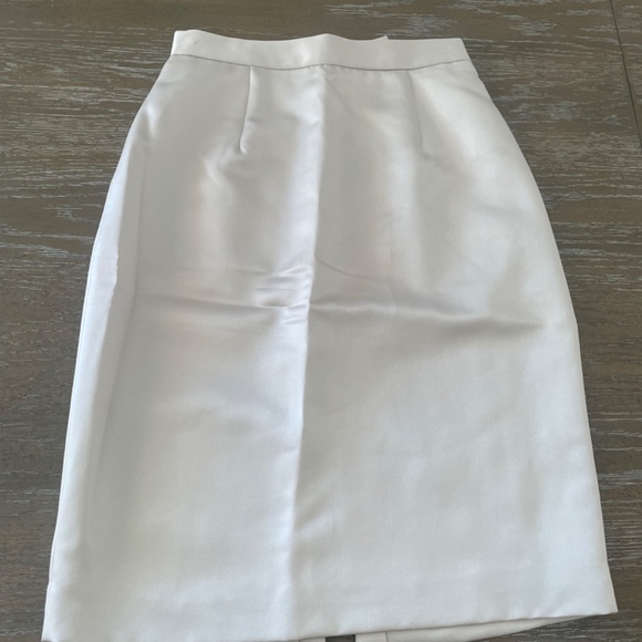 Women Suit - Picture 4 of 4